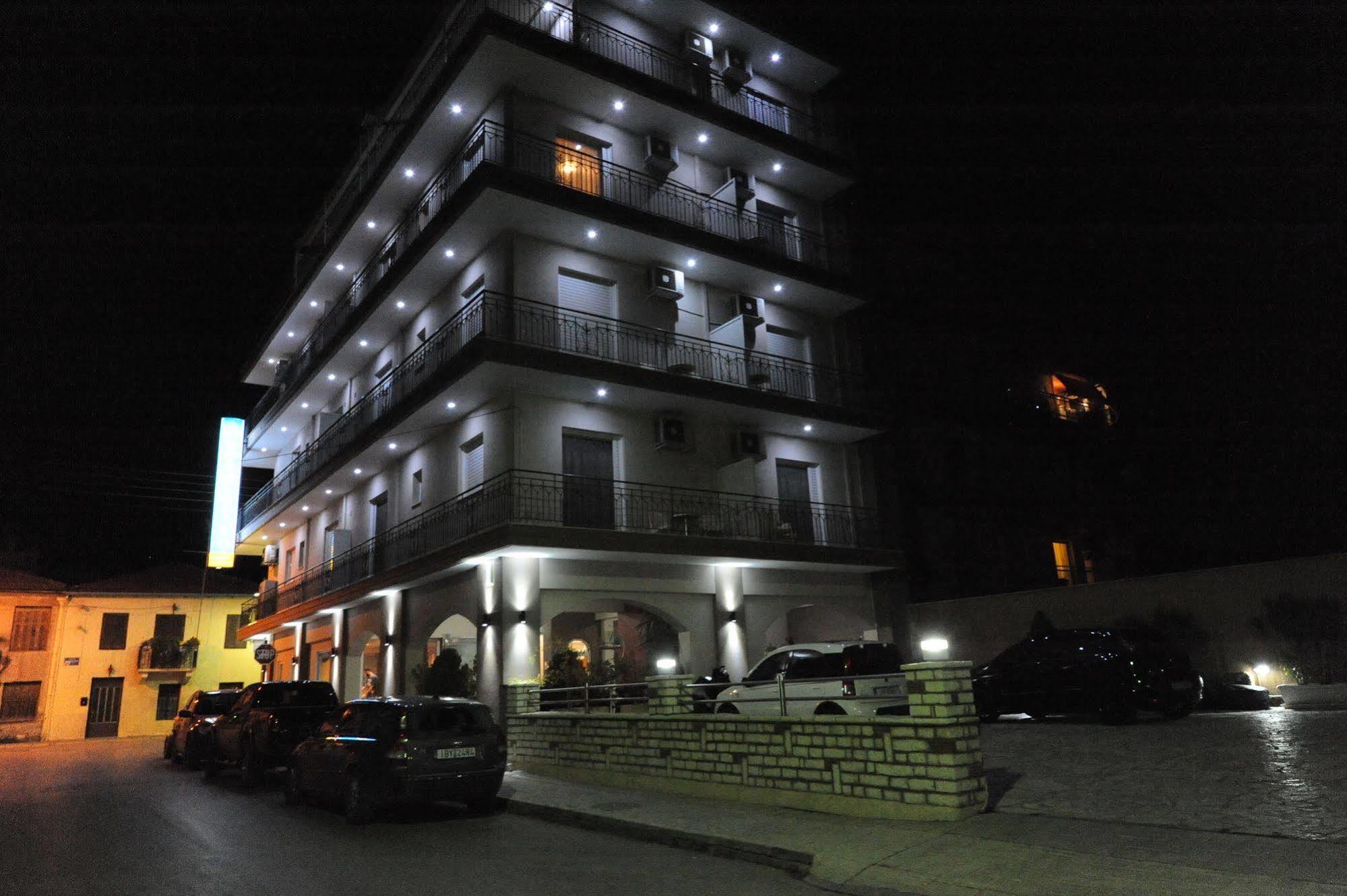 Ceragio Hotel & Apartments Tripoli Buitenkant foto