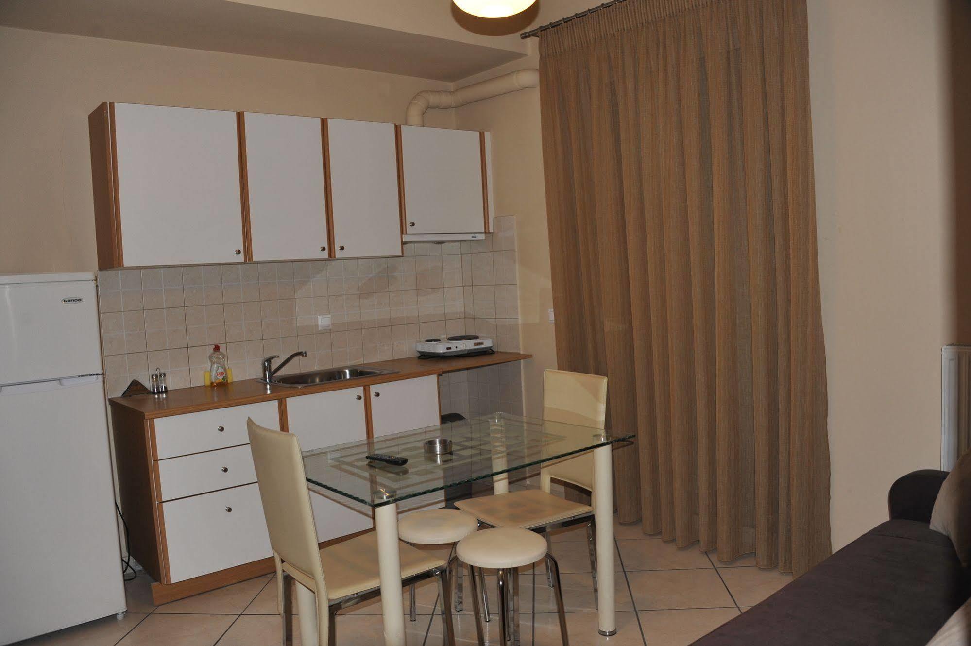 Ceragio Hotel & Apartments Tripoli Buitenkant foto